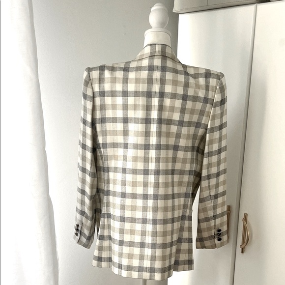 Kasper Plaid Blazer in Cream and Gray - Picture 4 of 5